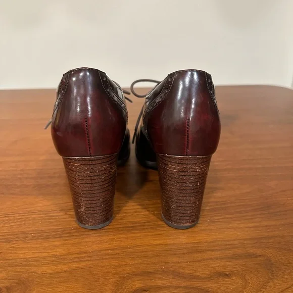 Clark’s Women’s Burgundy Genuine Leather Oxford Block Heels size 10 - Picture 3 of 8